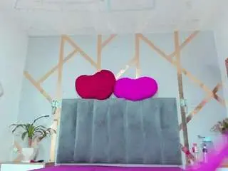 Camsoda Sex Chat of carolinee-torres