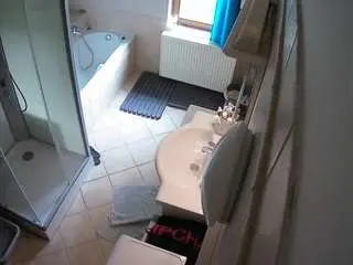 Camsoda Live Porn of voyeurcam-julmodels-bath-2nd-2