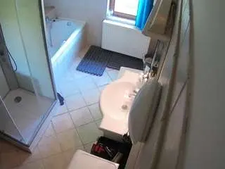 Camsoda Watch Live Sex Cams of voyeurcam-julmodels-bath-2nd-2