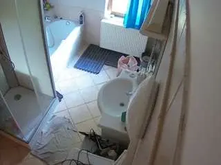 Camsoda Live Porn of voyeurcam-julmodels-bath-2nd-2