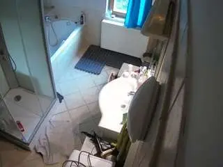 Camsoda Free Live Porn of voyeurcam-julmodels-bath-2nd-2