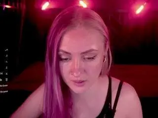 Camsoda Nude Webcam of dramaquenn