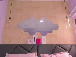 Camsoda Sex Cam of valentiinadiaz