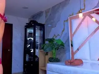Camsoda Free Porn Cam of lola-roses-tf