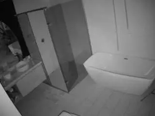 Camsoda Nude Webcam of voyeurcam-casa-salsa-bathroom-2