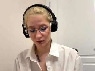 Camsoda Live Porn of emabraatz