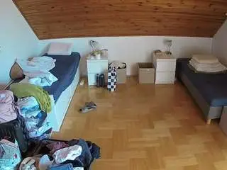 Camsoda Best Webcam of voyeurcam-julmodels-greybed-3