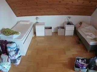 Camsoda Live Sex Cam of voyeurcam-julmodels-greybed-3