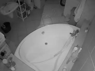 Camsoda Nude Webcam of voyeurcam-julmodels-bath-1st-1