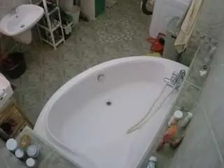 Camsoda Private Sex Chat of voyeurcam-julmodels-bath-1st-1