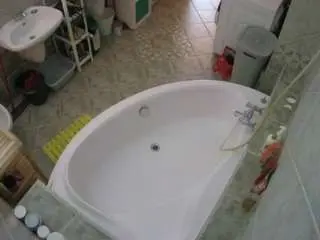 Camsoda Private Sex Chat of voyeurcam-julmodels-bath-1st-1