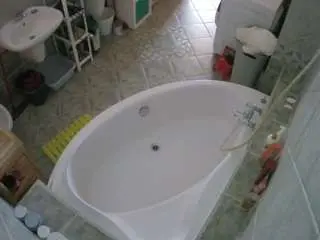 Camsoda Adult Webcam of voyeurcam-julmodels-bath-1st-1