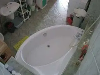 Camsoda Best Webcam of voyeurcam-julmodels-bath-1st-1