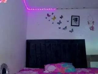 Camsoda Sex Chat of emmie-bunny