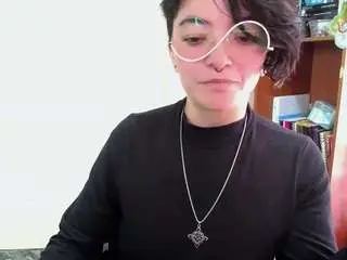 Camsoda Free Porn Cam of cameliasaenz