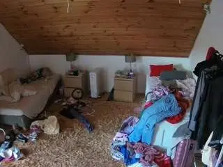 Camsoda Free Porn Cam of voyeurcam-julmodels-whitebed-3