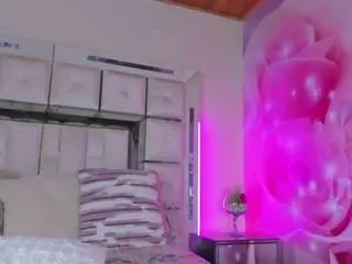 Camsoda Watch Live Sex Cams of emili-clark