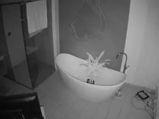 Camsoda Private Sex Chat of voyeurcam-casa-salsa-bathroom-5