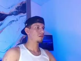 Camsoda Free Porn Cam of kevin-fox