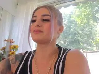 Camsoda Free Porn Cam of ella-vee