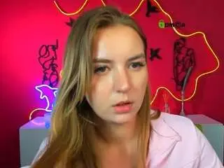 Camsoda Nude Webcam of lina-moone