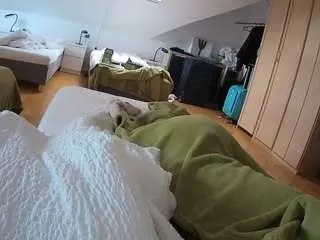 Camsoda Best Webcam of voyeurcam-julmodels-bed-1