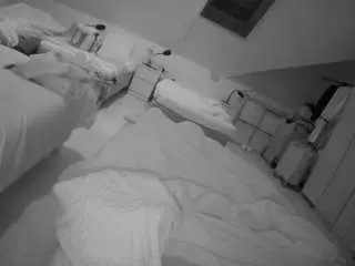 Camsoda Free Porn Cam of voyeurcam-julmodels-bed-1