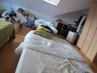 Camsoda Live Sex of voyeurcam-julmodels-bed-1