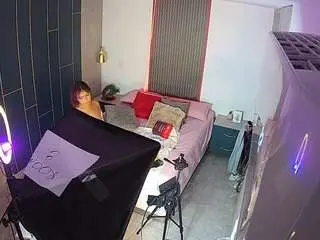 Camsoda Live Sex of voyeurcam-casa-salsa-bedroom-8