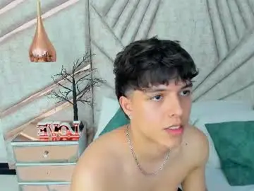 Chaturbate Live Sex Cam of lucasopry