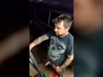 Chaturbate Live Sex Cam of punkrock87denvo