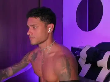 Chaturbate Live Sex Cam of alessandro_vanni