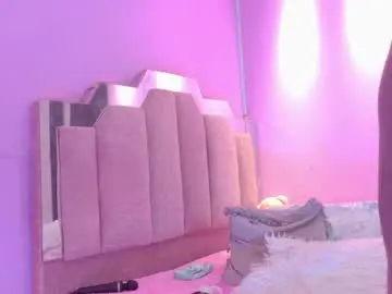 Chaturbate Adult Video Chat of lovequeen02