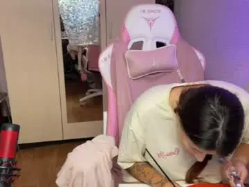 Chaturbate Live Sex Cam of katrin_kristal