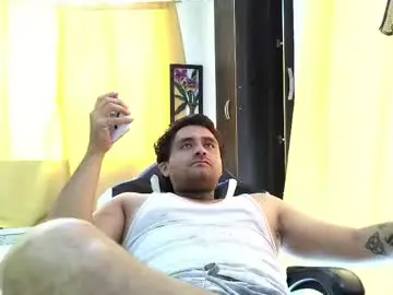 Chaturbate Sex Chat of aronmiller404