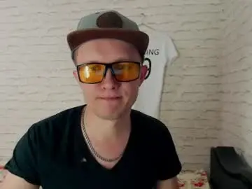 Chaturbate Live Porn of alex_amazing