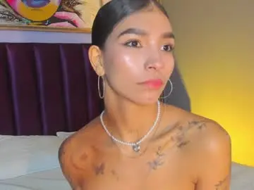 Chaturbate Live Sex Cam of laura_aristizabal_19