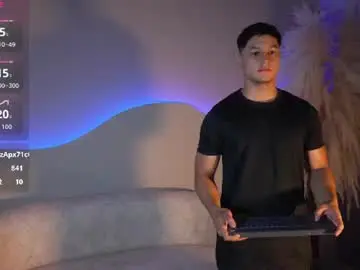 Chaturbate Live Sex Cam of noah_clarkk
