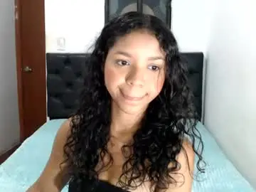 Chaturbate Live Sex Cam of sweet_petite15