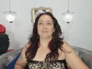Chaturbate Live Porn of naughty_milf_esmeralda