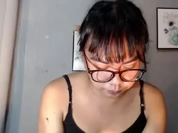 Chaturbate Live Sex Cam of tyla_23