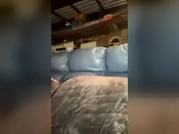 Chaturbate Live Sex Cam of bloondiie66