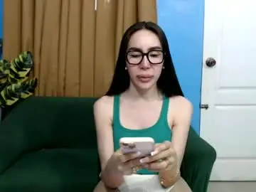 Chaturbate Live Sex Cam of sexy_emily92