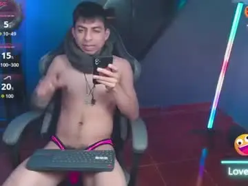 Chaturbate Live Sex Cam of mralpha_latino