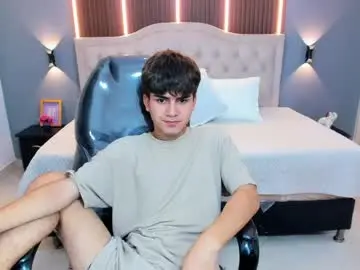 Chaturbate Live Sex Cam of tommy18__