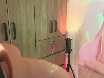Chaturbate Live Sex Cam of ashlynnlowe_