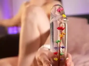 Chaturbate Free Live Porn of littlee33