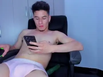 Chaturbate Best live sex cam show of dominic_radccliffe