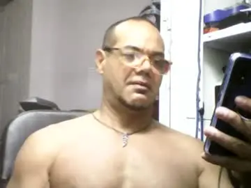 Chaturbate Live Sex Cam of heistt