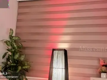 Chaturbate Live Sex Cam of missesmeralda